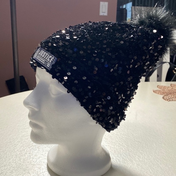 Justice " Don't let anyone put a label on you"
Sequin Beanie black fur Pompom - Picture 2 of 12